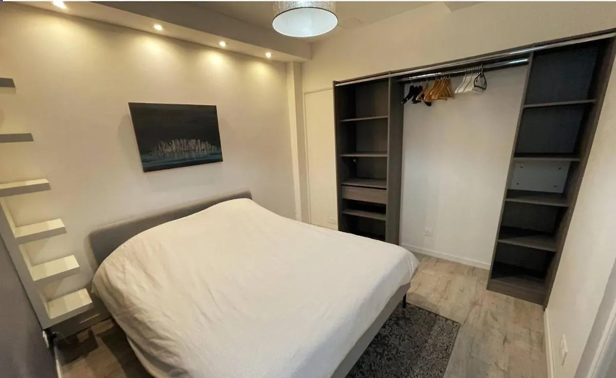 Apartment On Rue Morvan 파리 0*,  프랑스