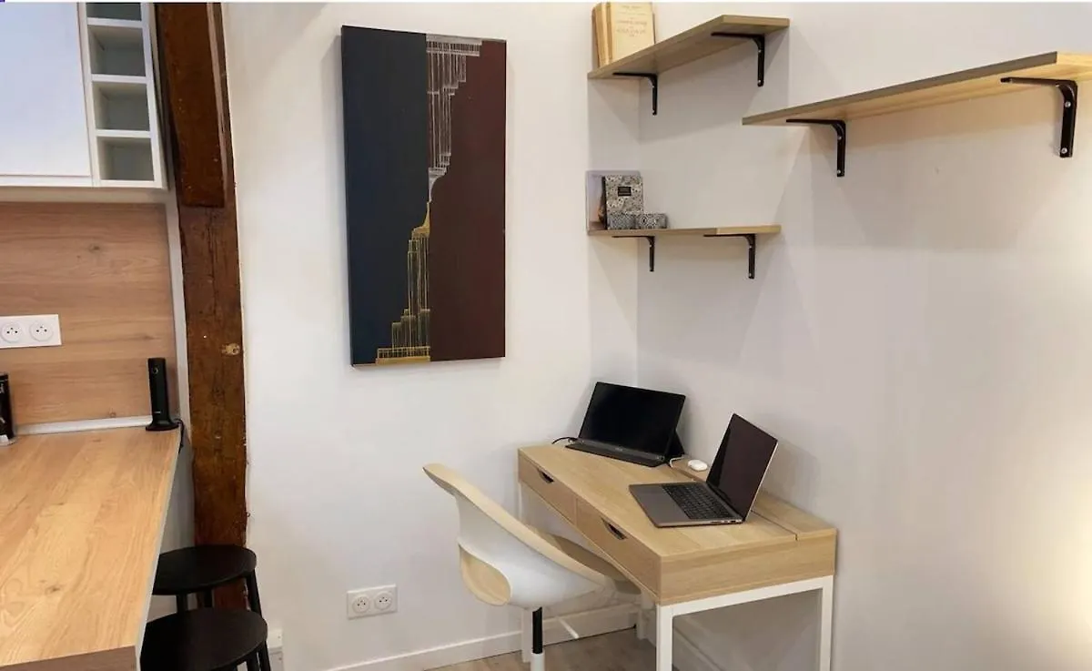 Apartment On Rue Morvan Paris